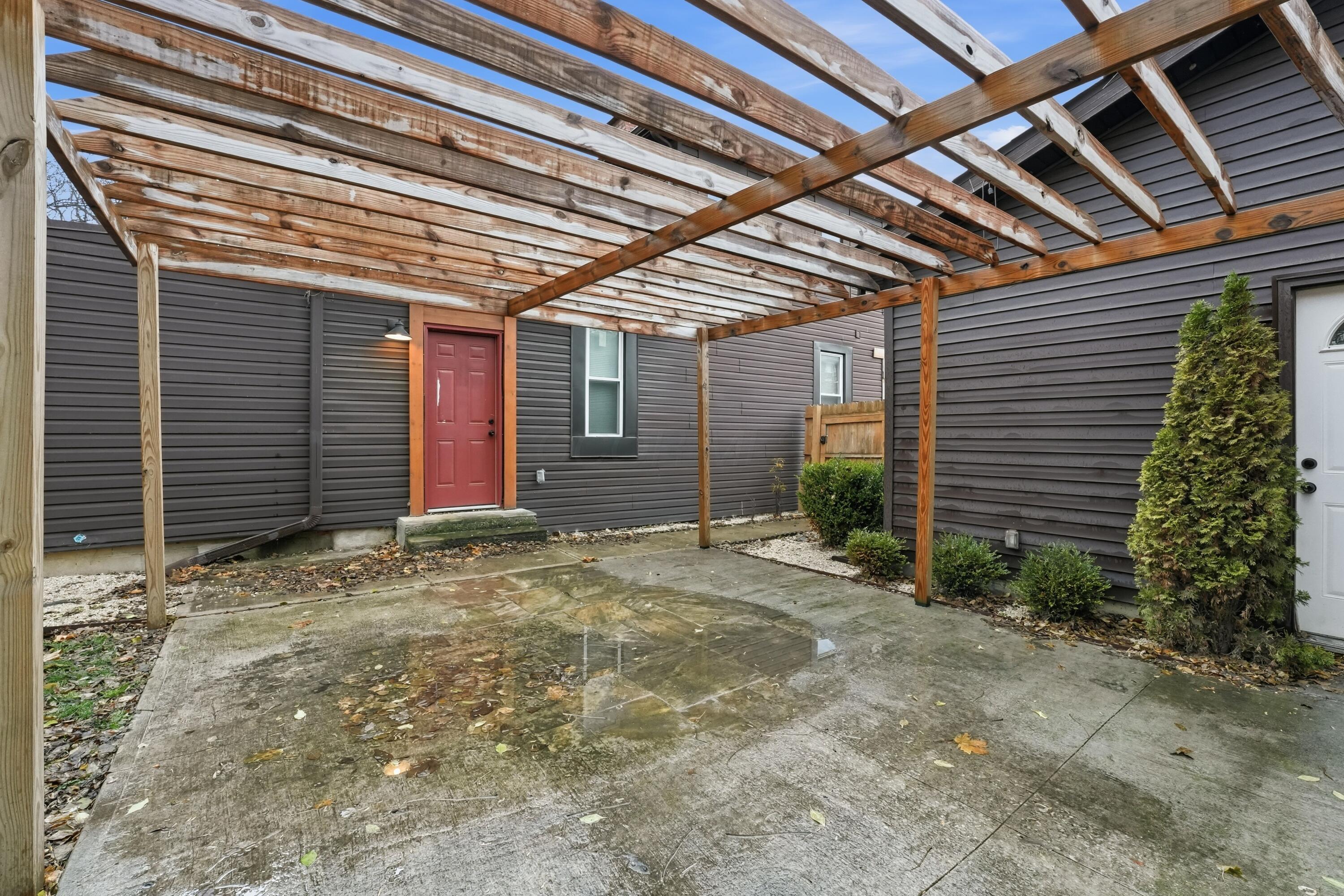 905 Mcallister Avenue, 903 903