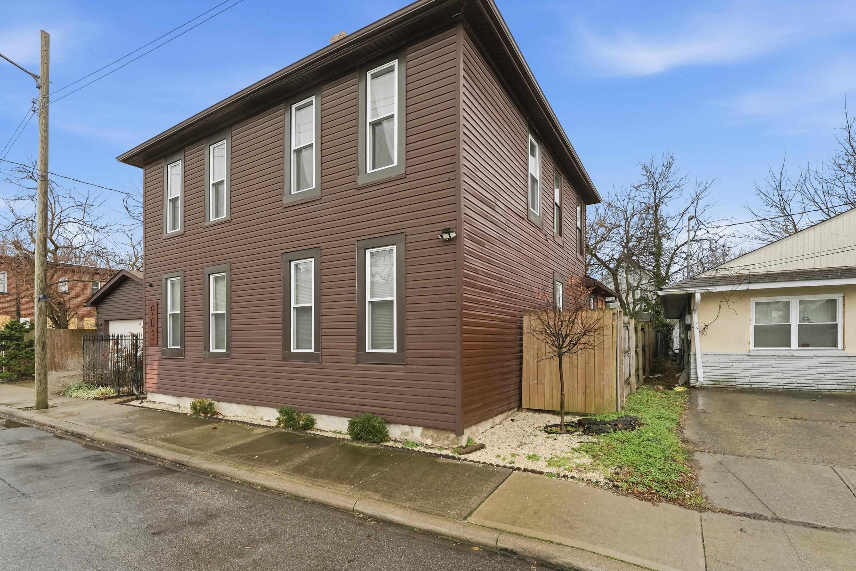 905 Mcallister Avenue, 903 903