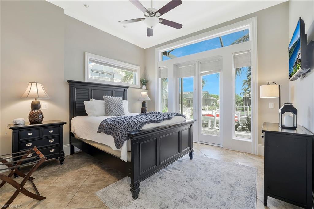 541 Taylor CT, MARCO ISLAND