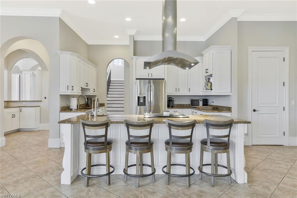 541 Taylor CT, MARCO ISLAND