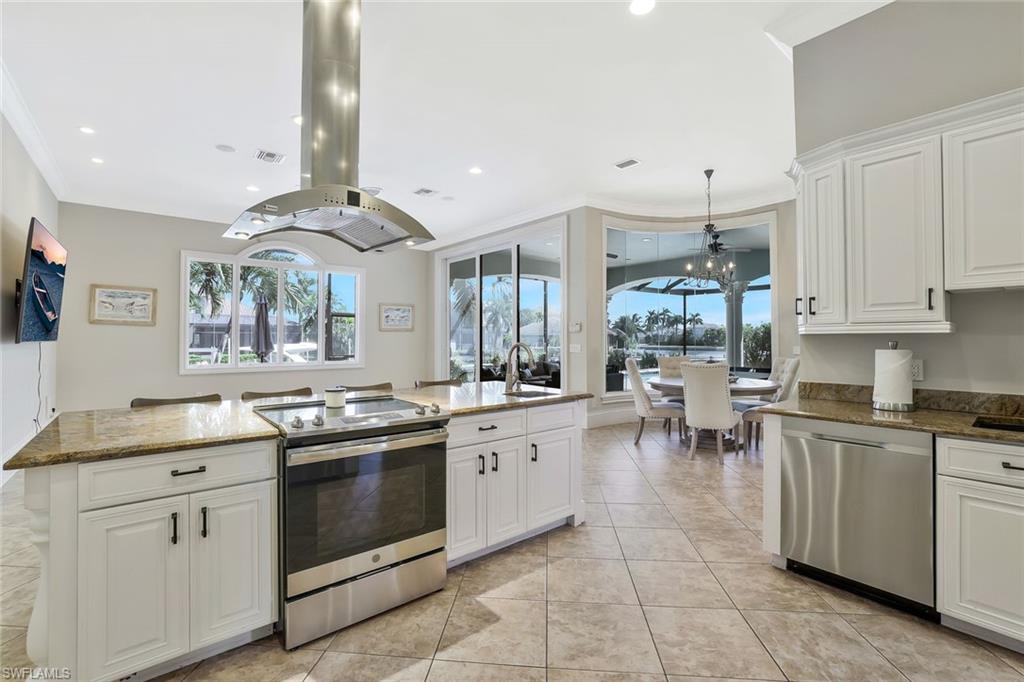 541 Taylor CT, MARCO ISLAND