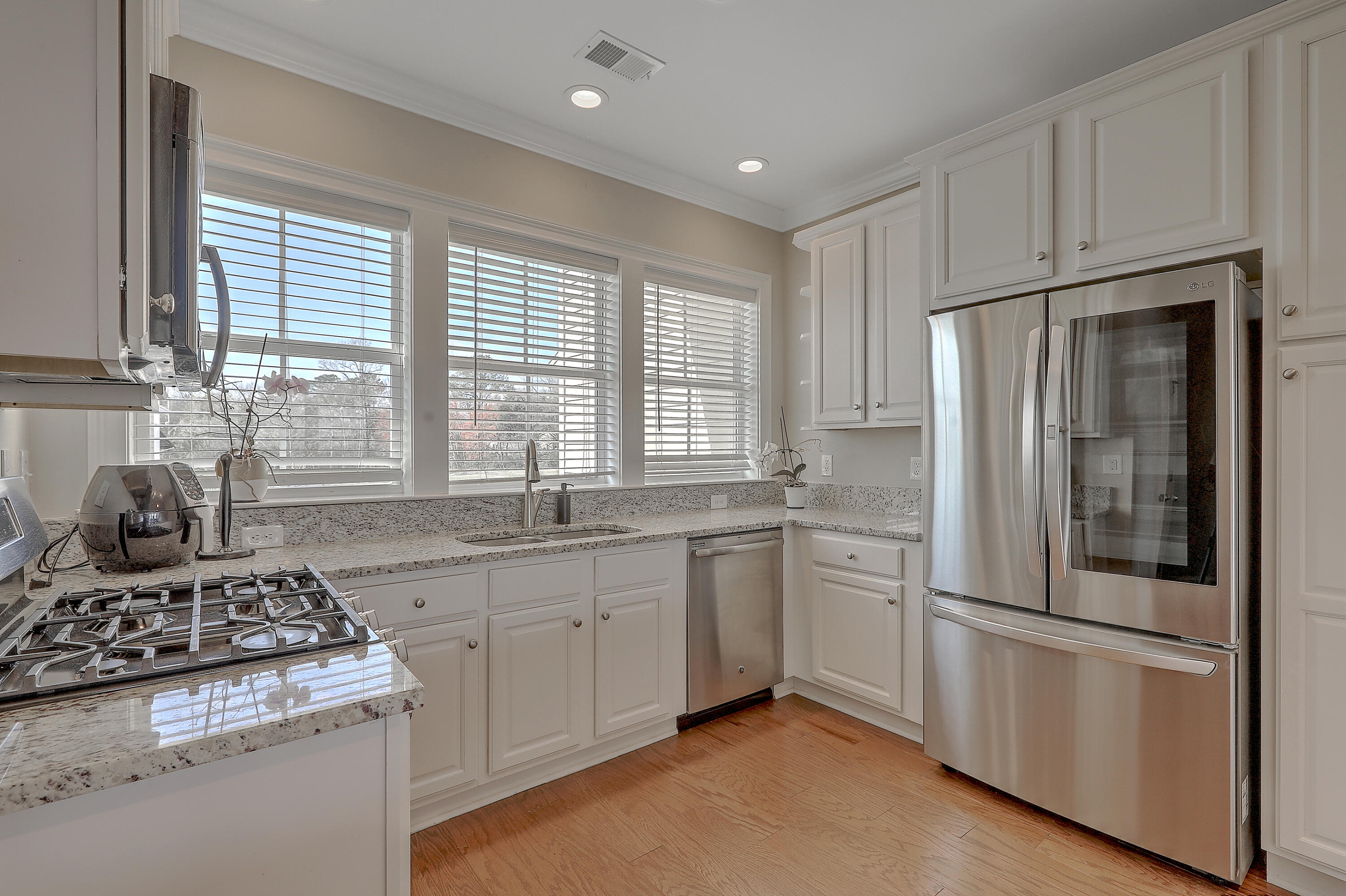 5911 Steward Street Unit: 12
