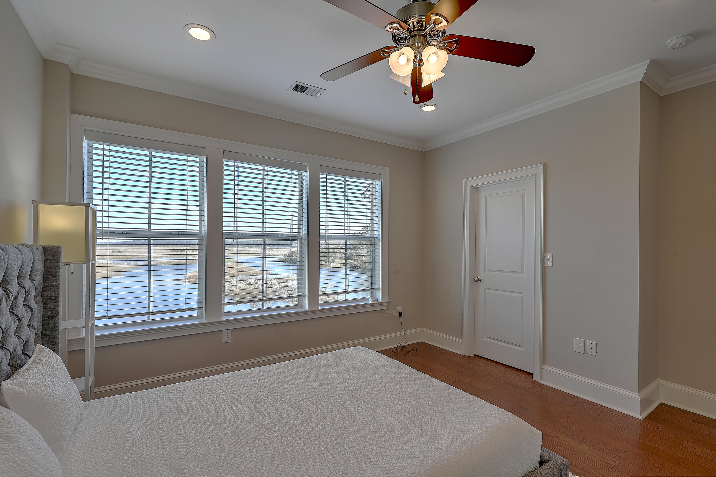 5911 Steward Street Unit: 12