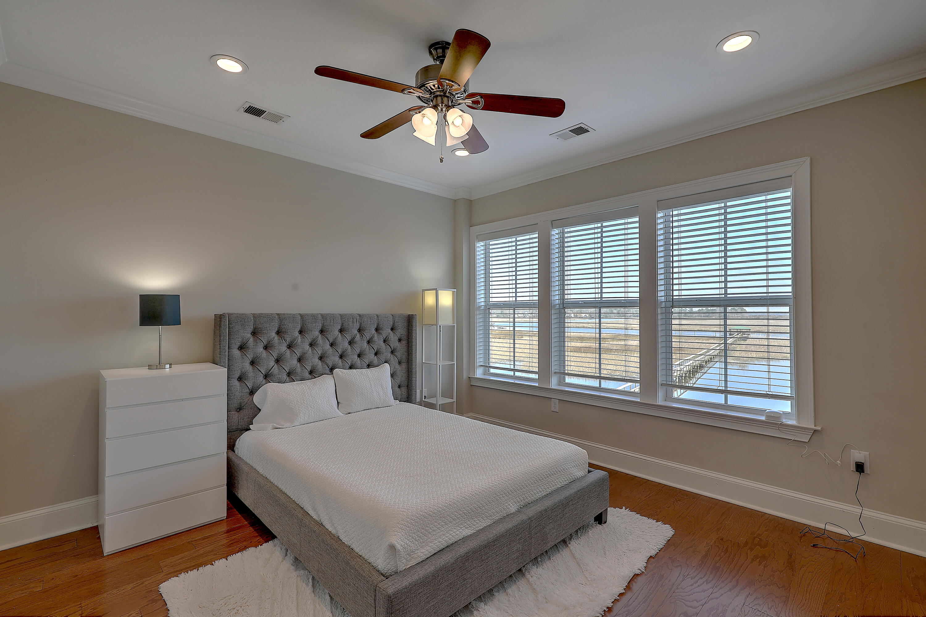 5911 Steward Street Unit: 12