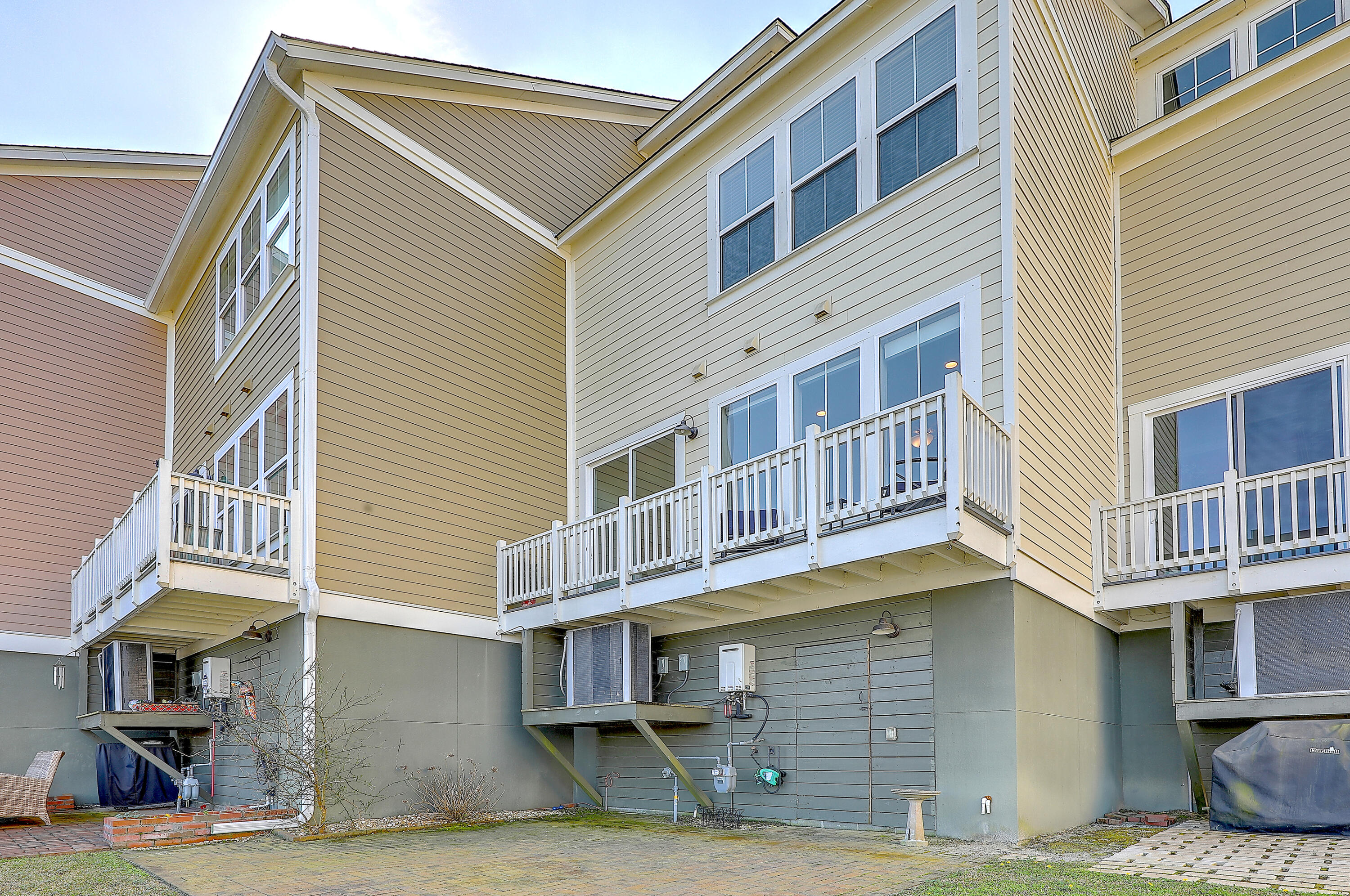 5911 Steward Street Unit: 12