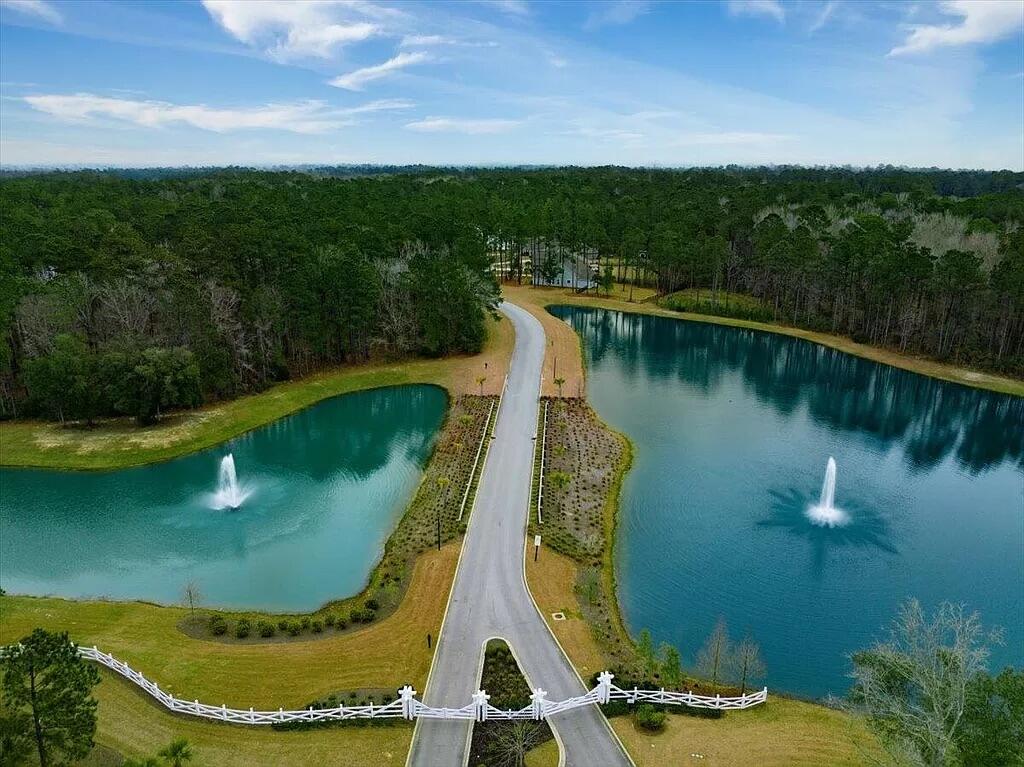 424 Bowstring Drive