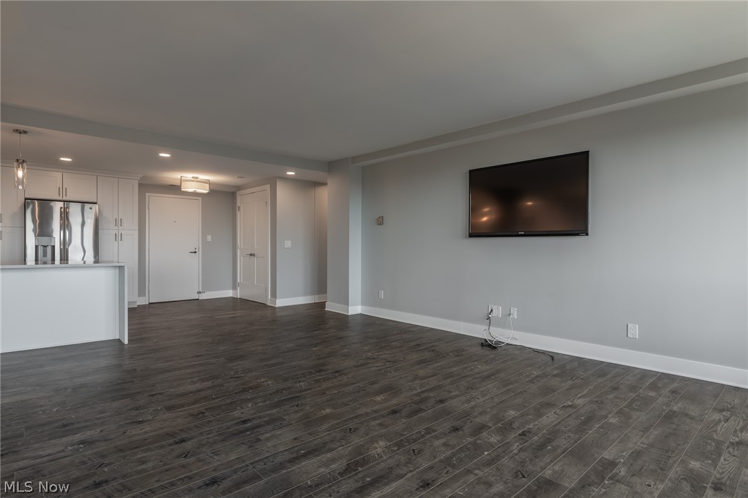 1 Bratenahl Place Unit: 901