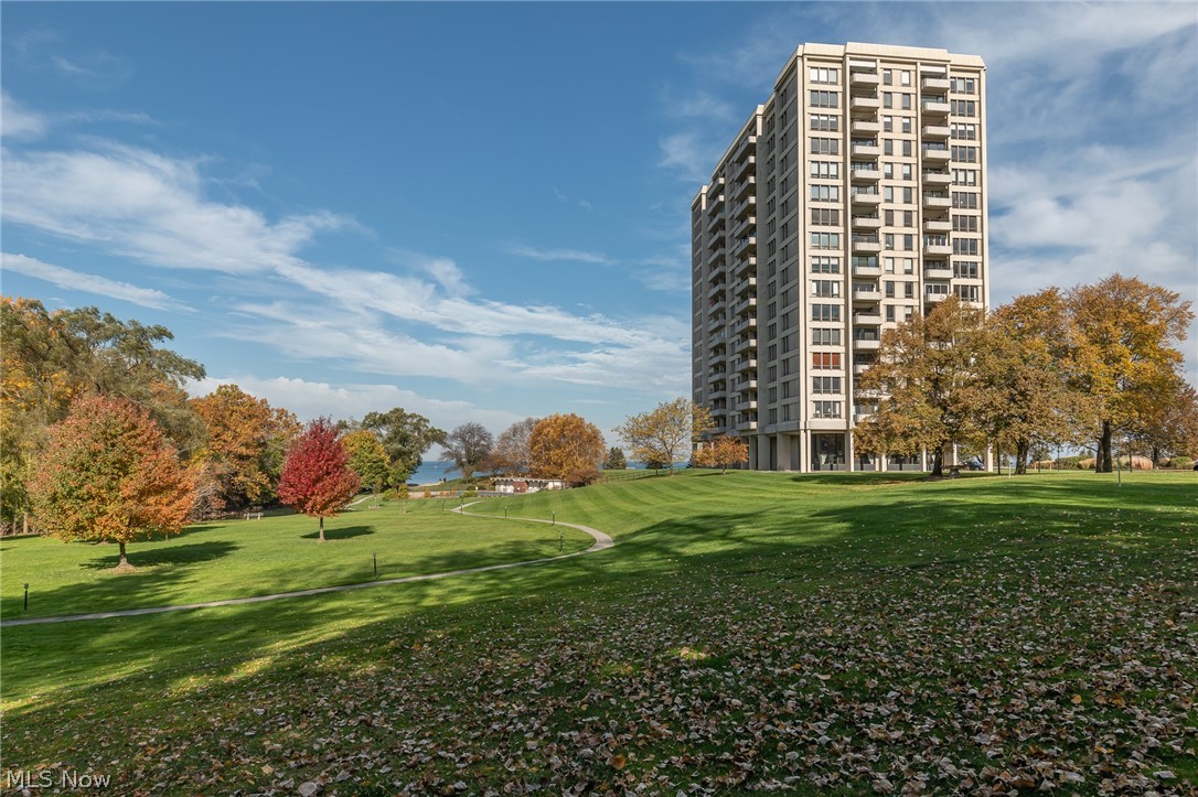 1 Bratenahl Place Unit: 901