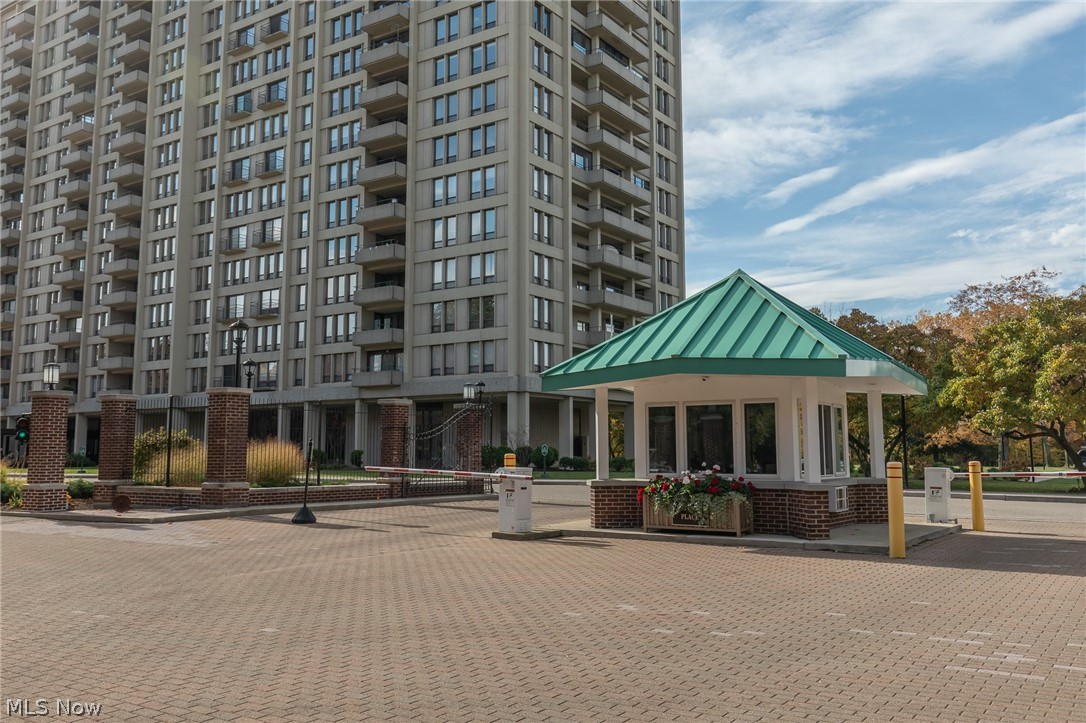 1 Bratenahl Place Unit: 901