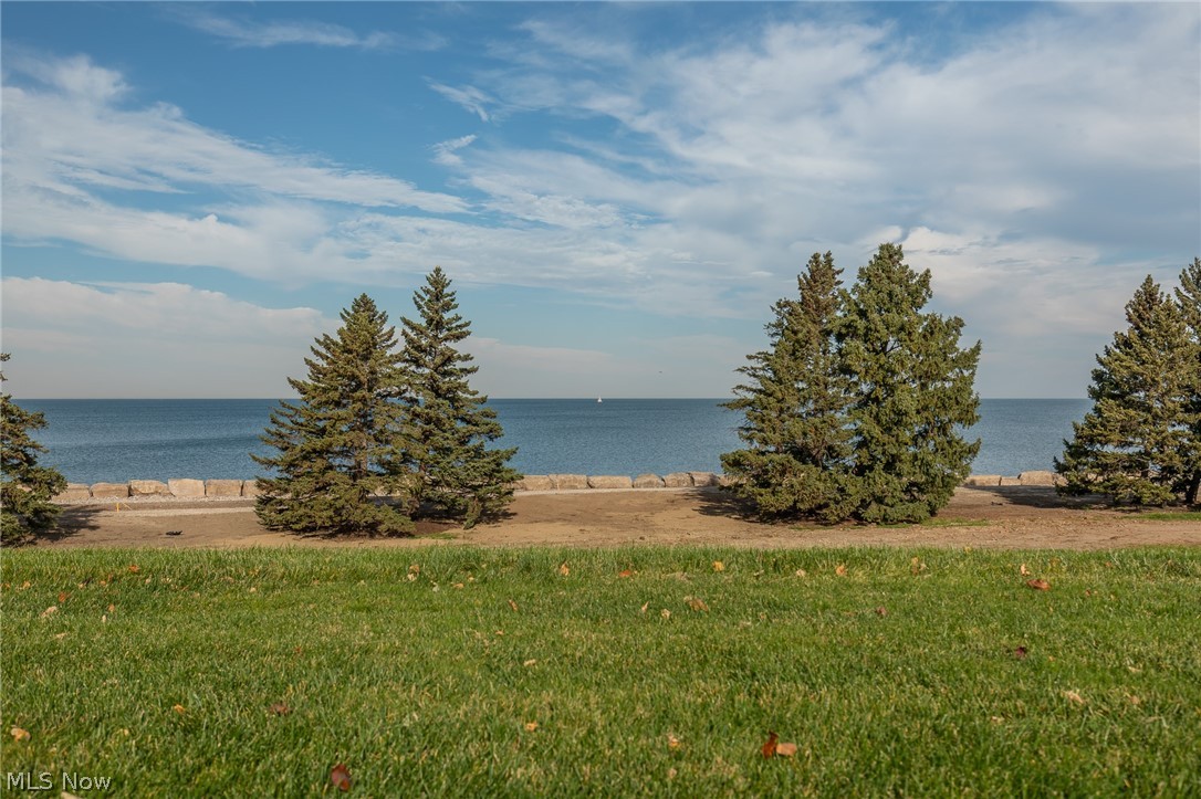 1 Bratenahl Place Unit: 901