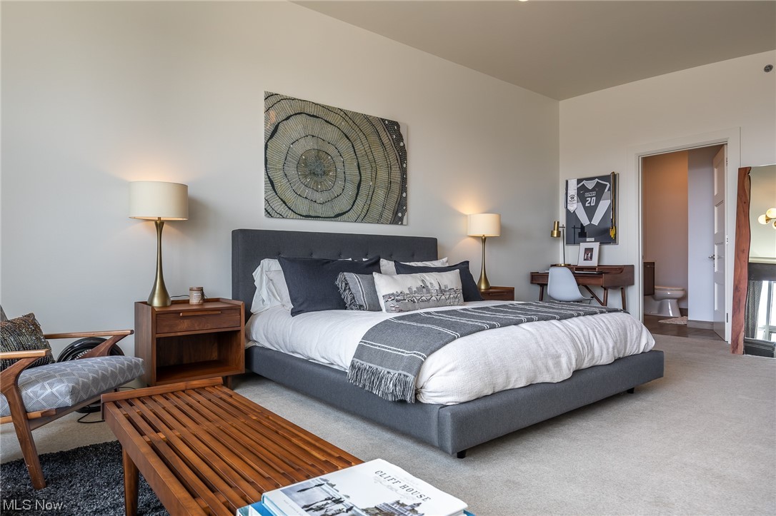 701 W Lakeside Avenue Unit: PH-2D
