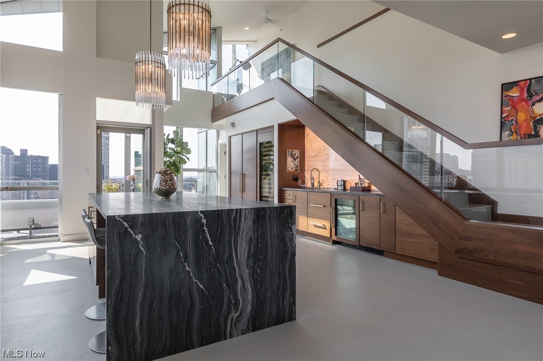 701 W Lakeside Avenue Unit: PH-2D