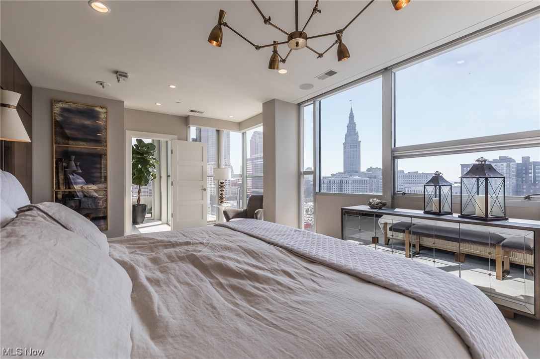 701 W Lakeside Avenue Unit: PH-2D