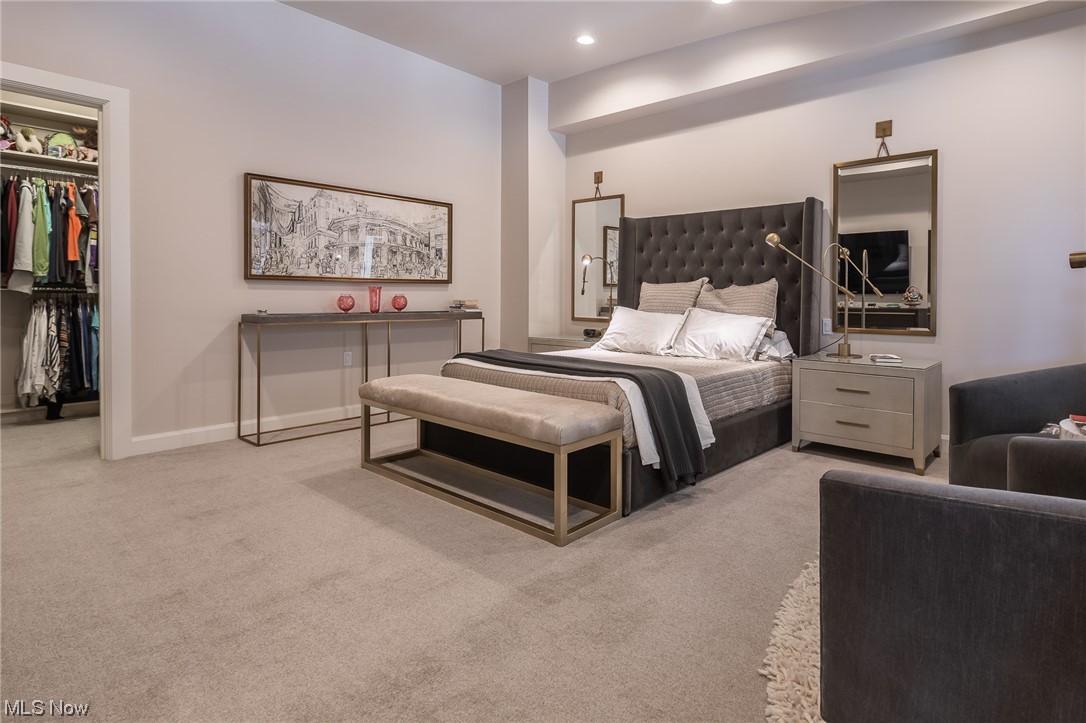 701 W Lakeside Avenue Unit: PH-2D