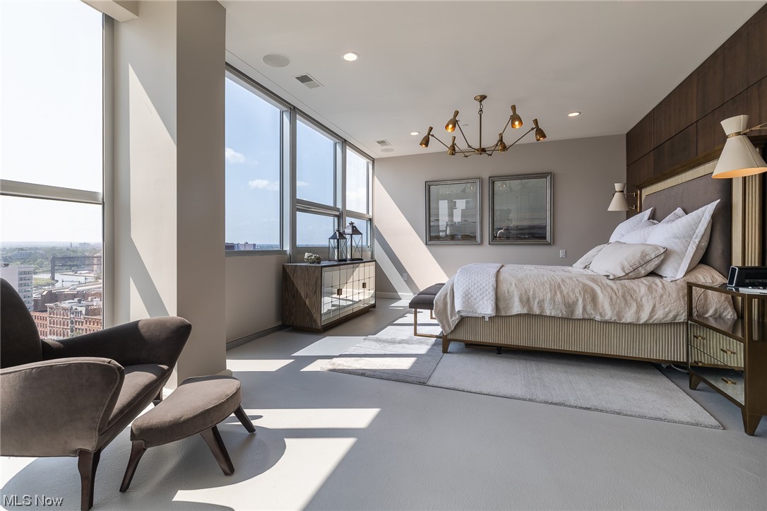 701 W Lakeside Avenue Unit: PH-2D