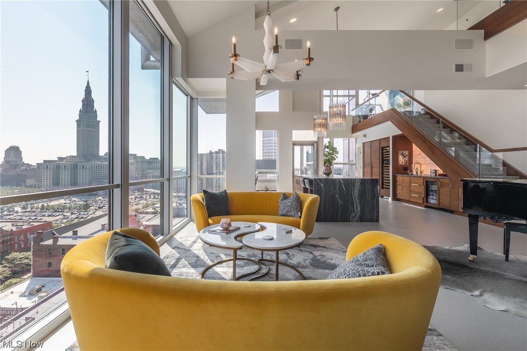 701 W Lakeside Avenue Unit: PH-2D