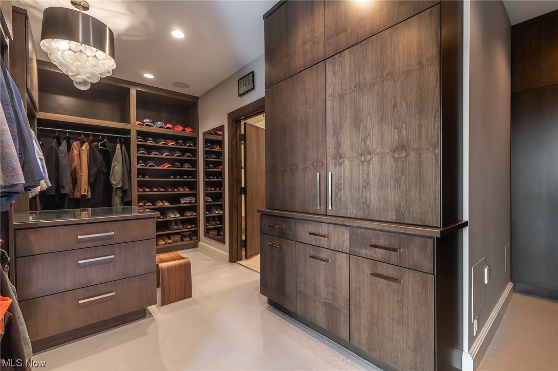 701 W Lakeside Avenue Unit: PH-2D