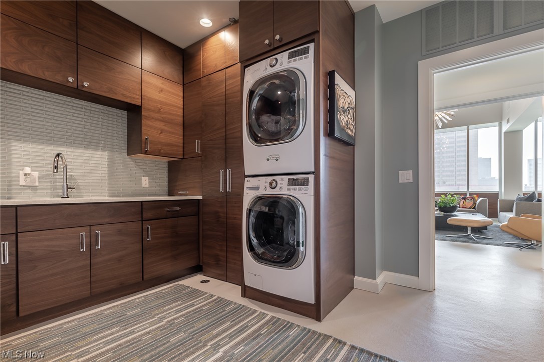 701 W Lakeside Avenue Unit: PH-2D