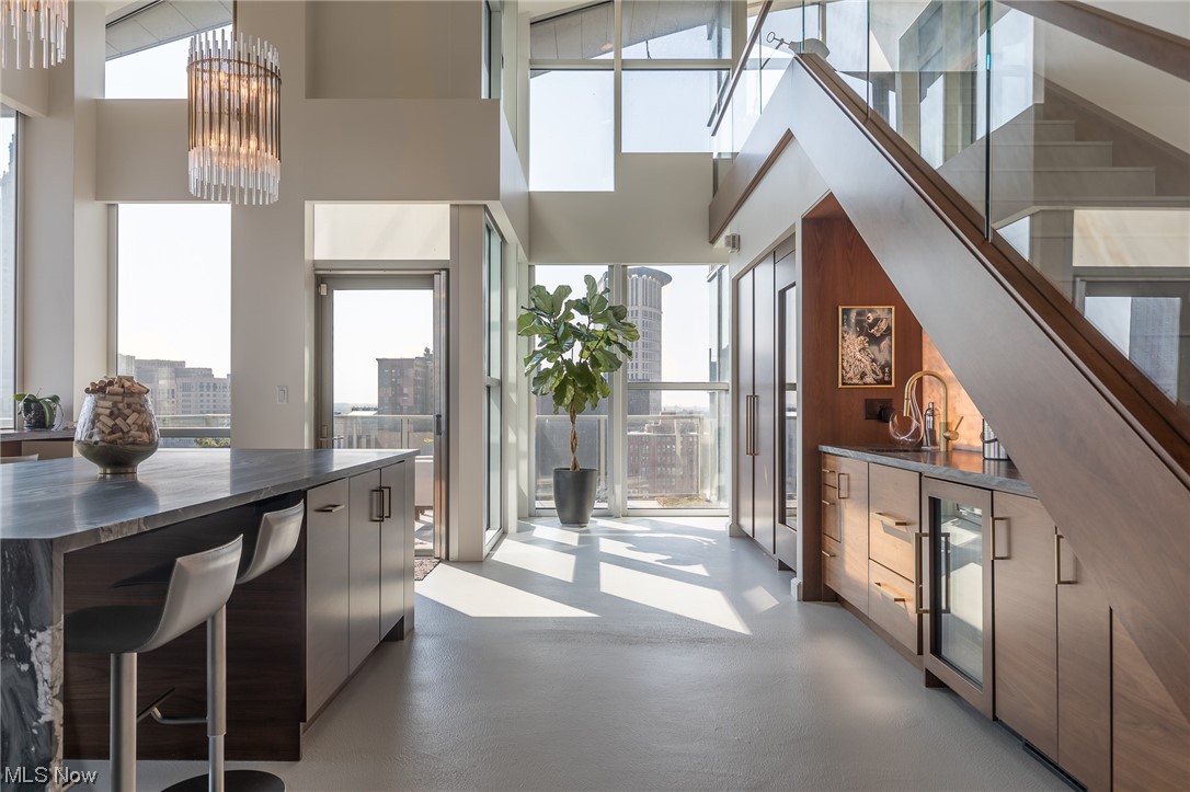 701 W Lakeside Avenue Unit: PH-2D