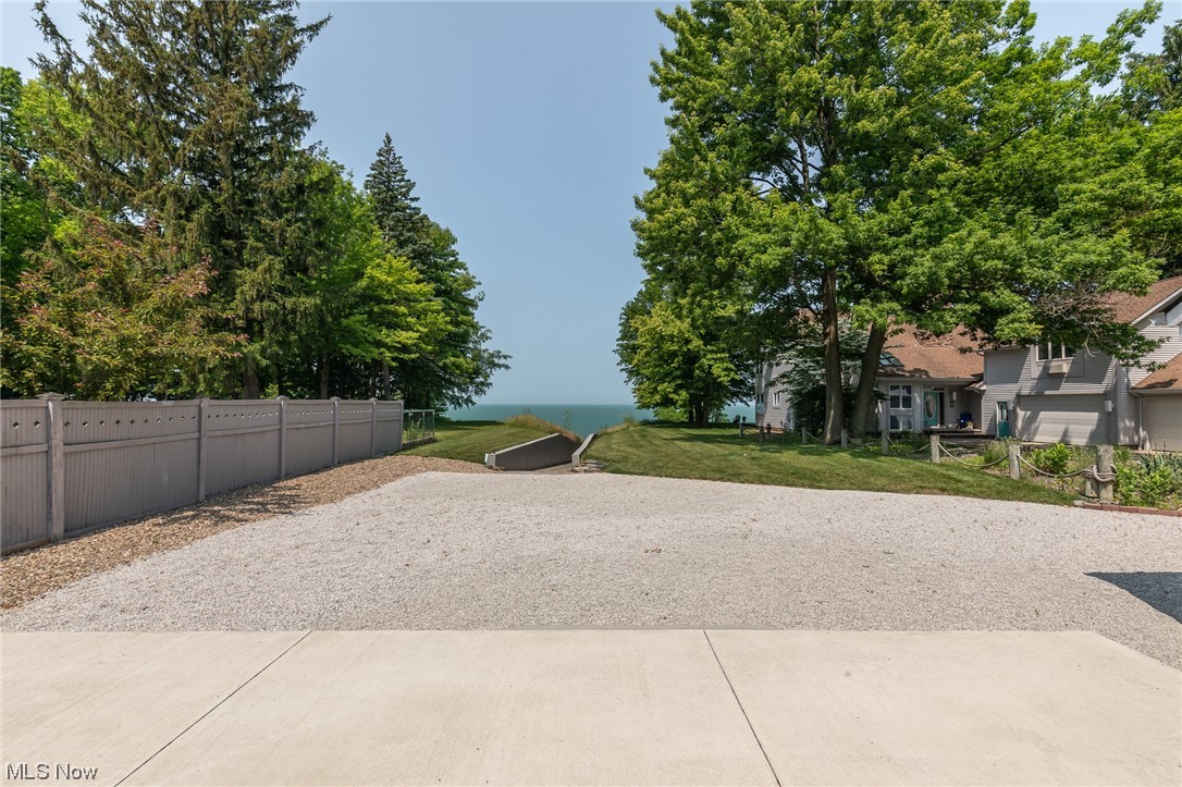 27 Minnewawa Drive