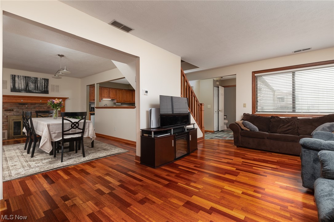 7147 Windmill Lane