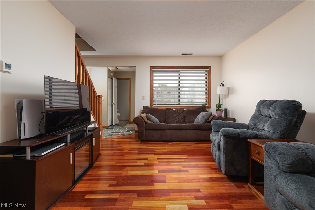 7147 Windmill Lane