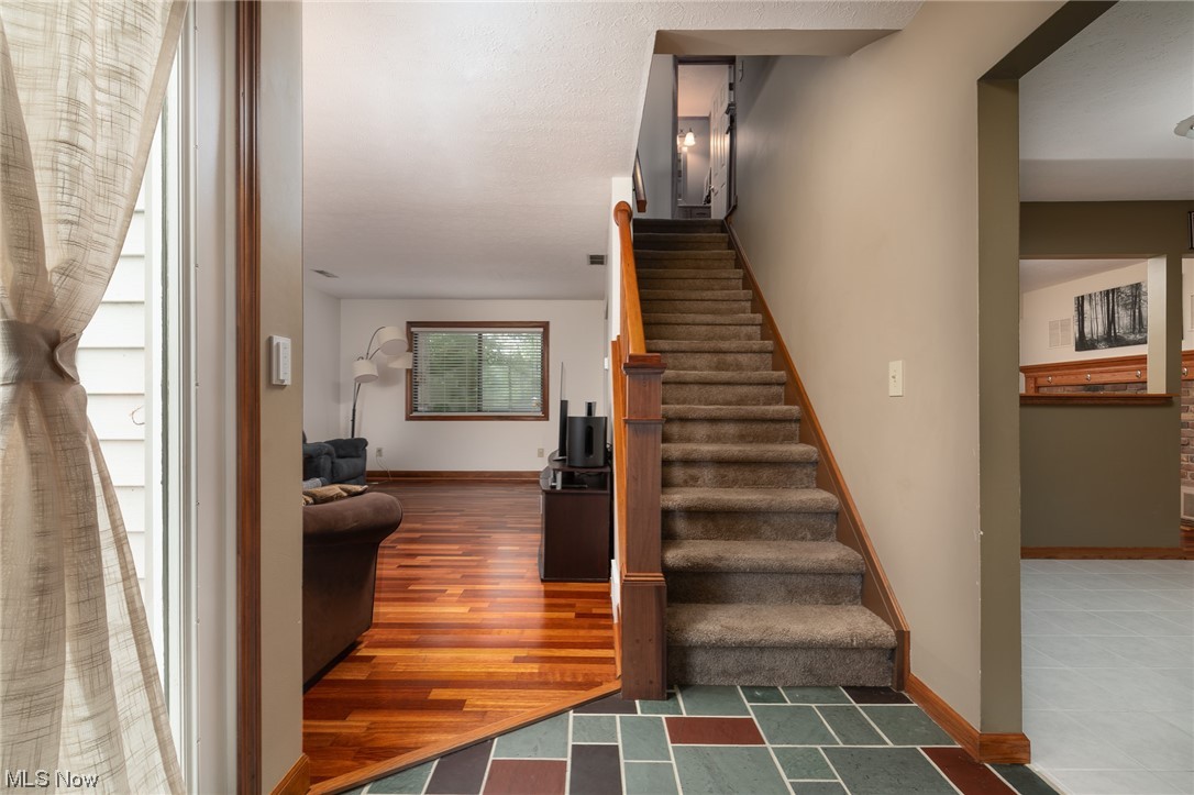 7147 Windmill Lane