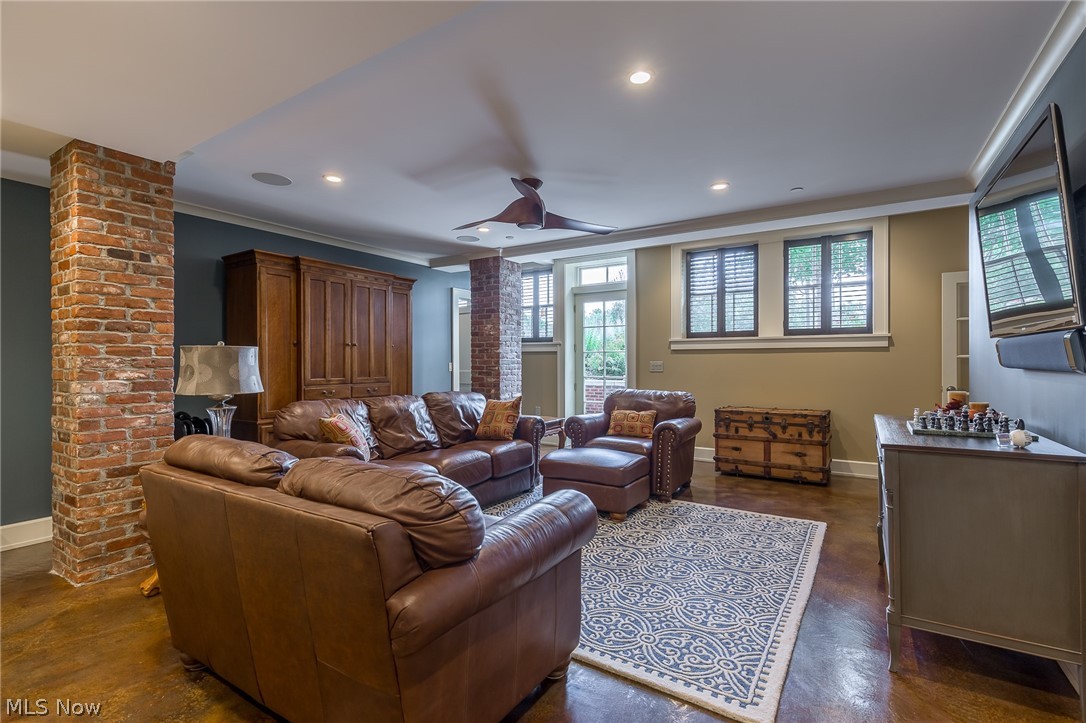 7482 Center Street 1-2