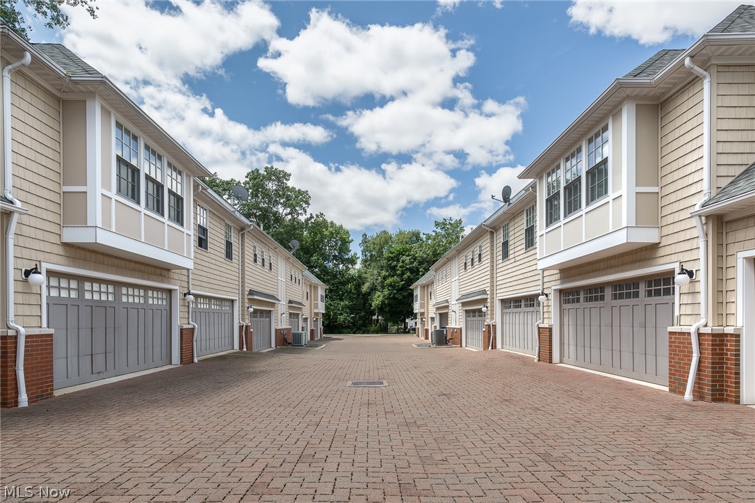 7482 Center Street 1-2