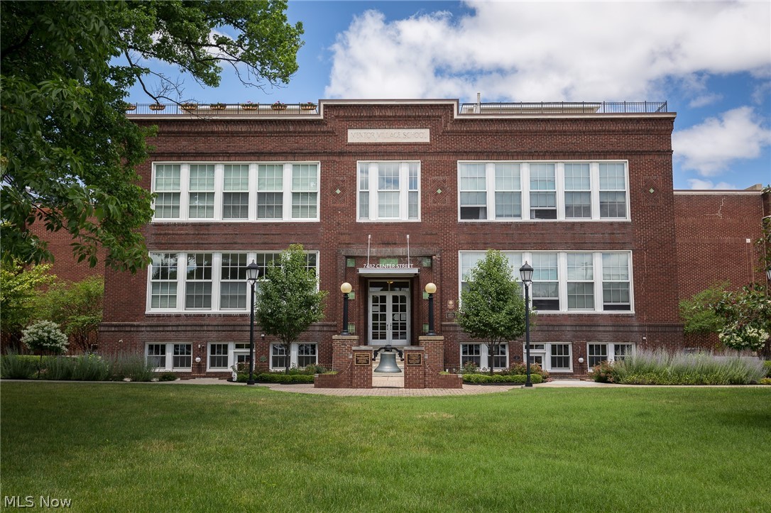 7482 Center Street 1-2