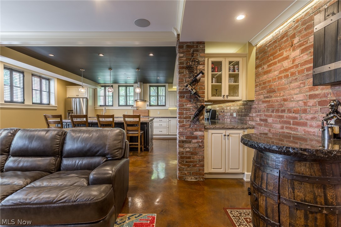 7482 Center Street 1-2