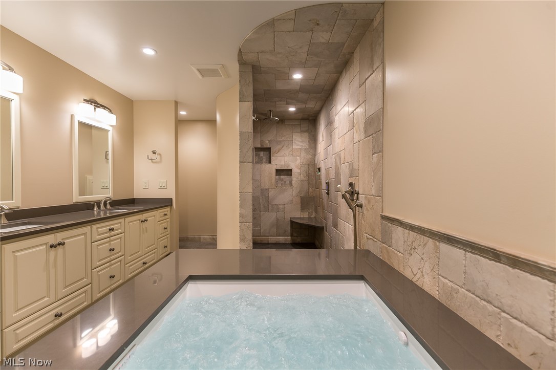 7482 Center Street 1-2