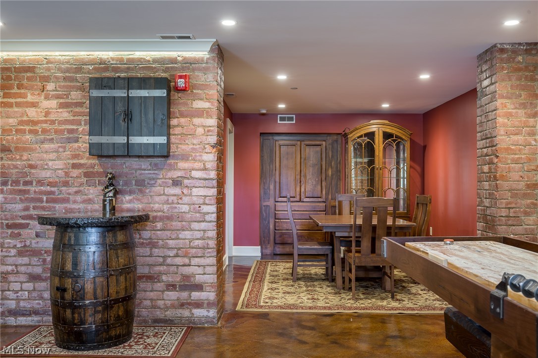 7482 Center Street 1-2