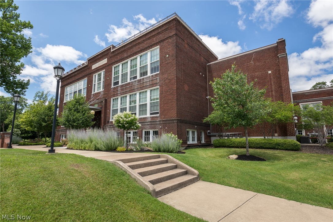 7482 Center Street 1-2