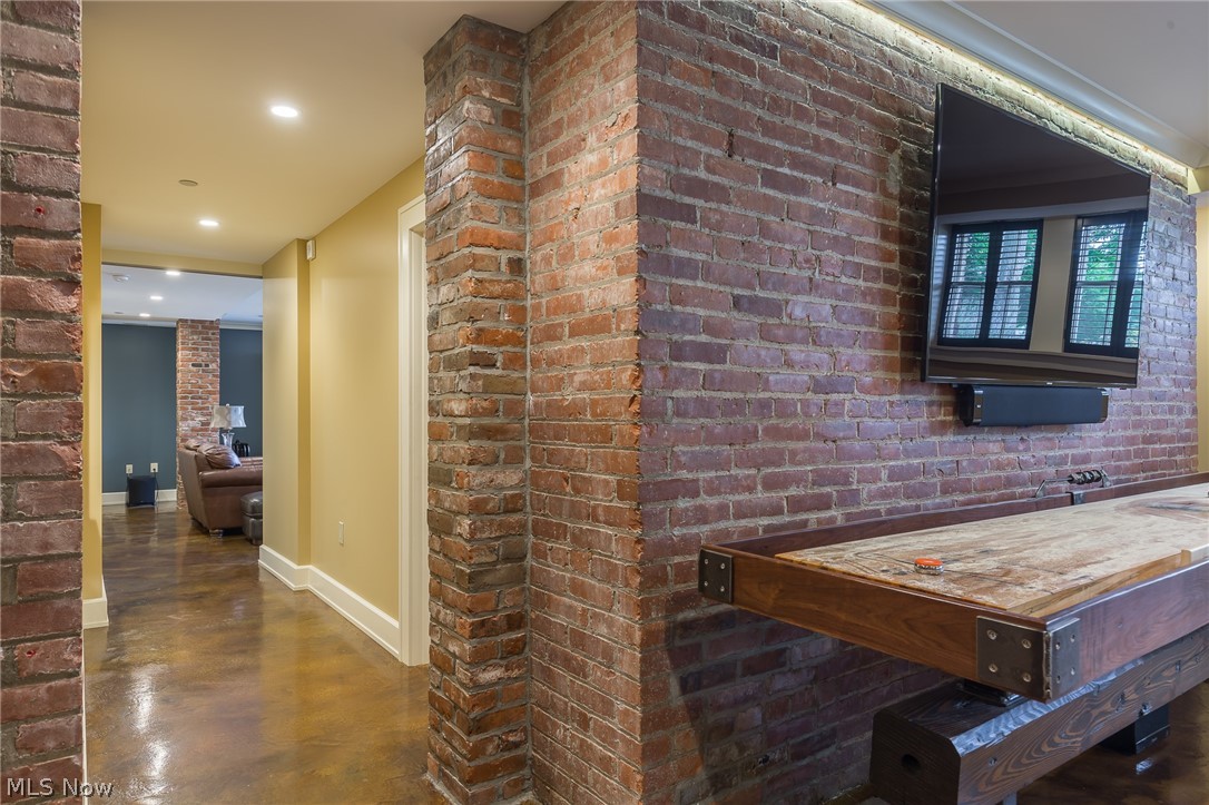 7482 Center Street 1-2