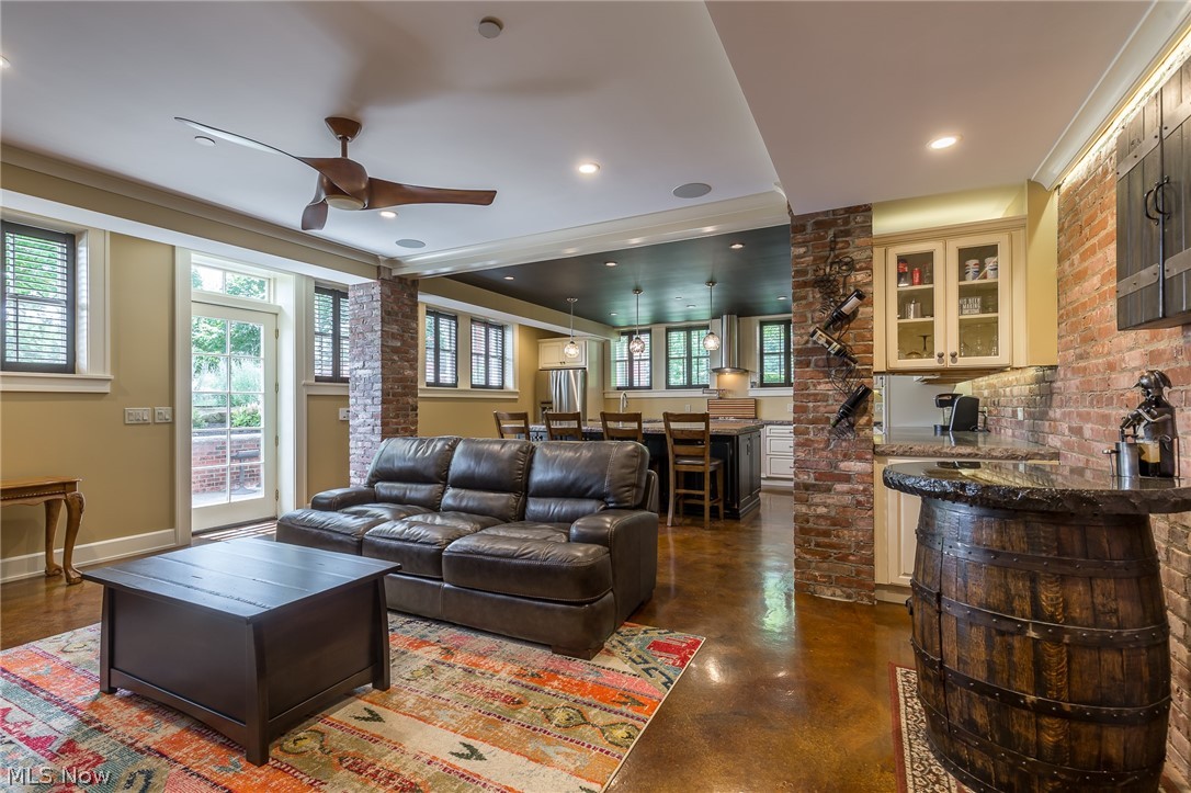 7482 Center Street 1-2
