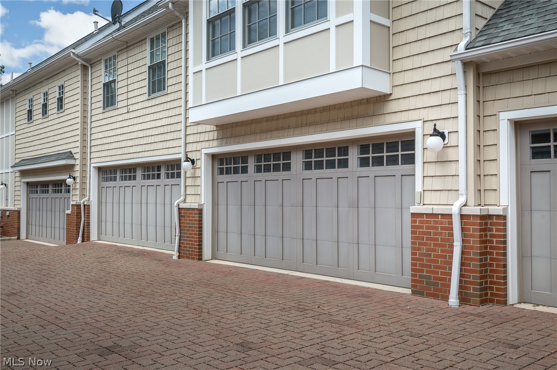 7482 Center Street 1-2