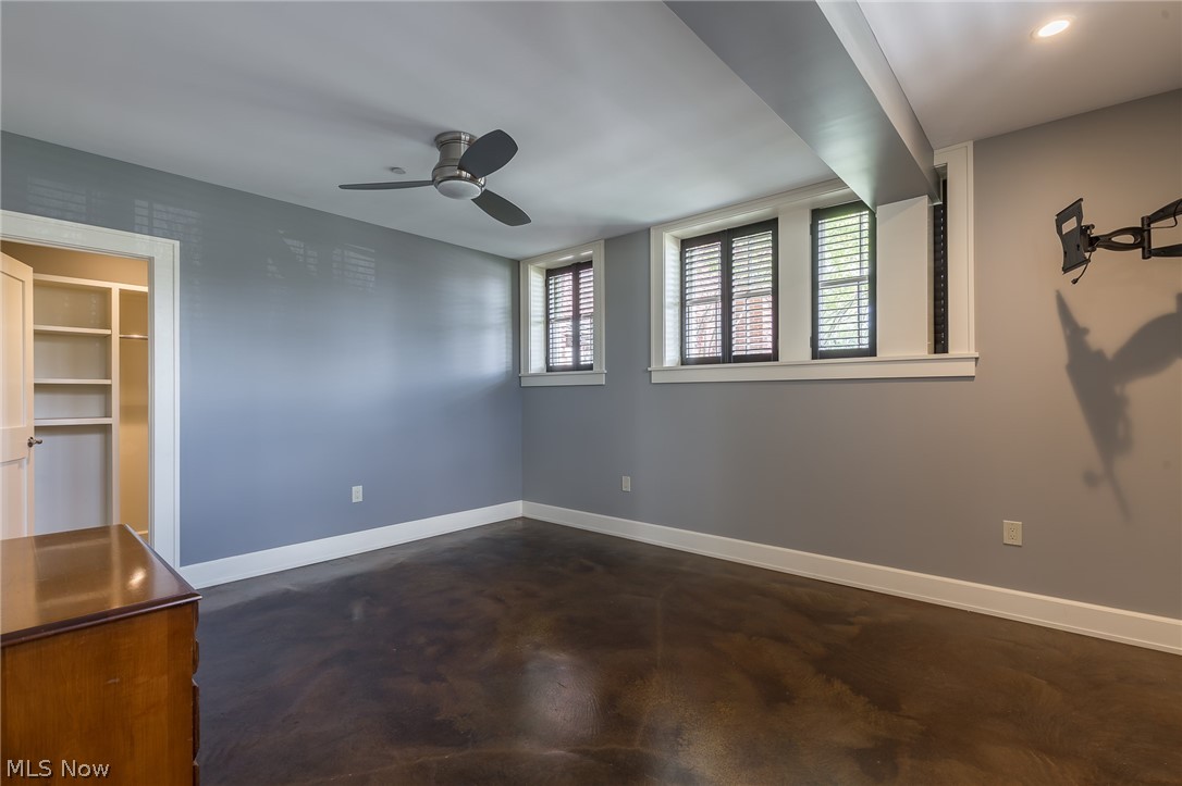 7482 Center Street 1-2