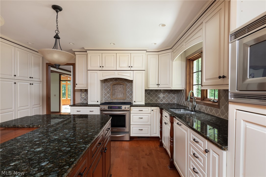 12414 Stockbridge