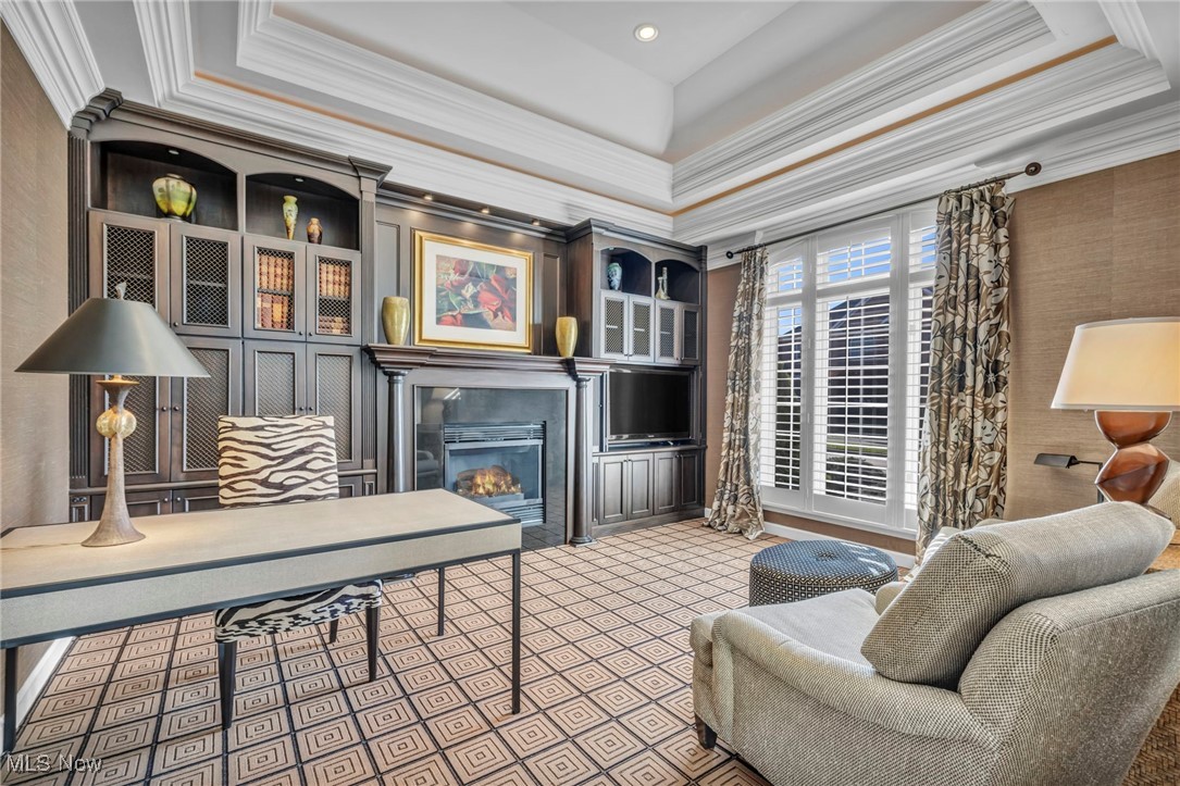 280 W Edinburgh Drive