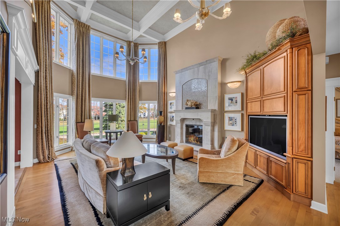 280 W Edinburgh Drive