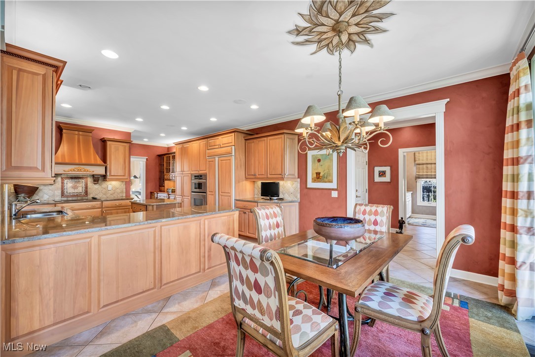 280 W Edinburgh Drive