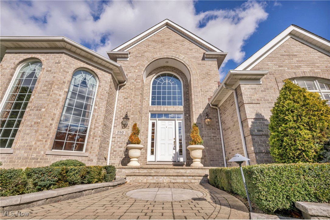 280 W Edinburgh Drive