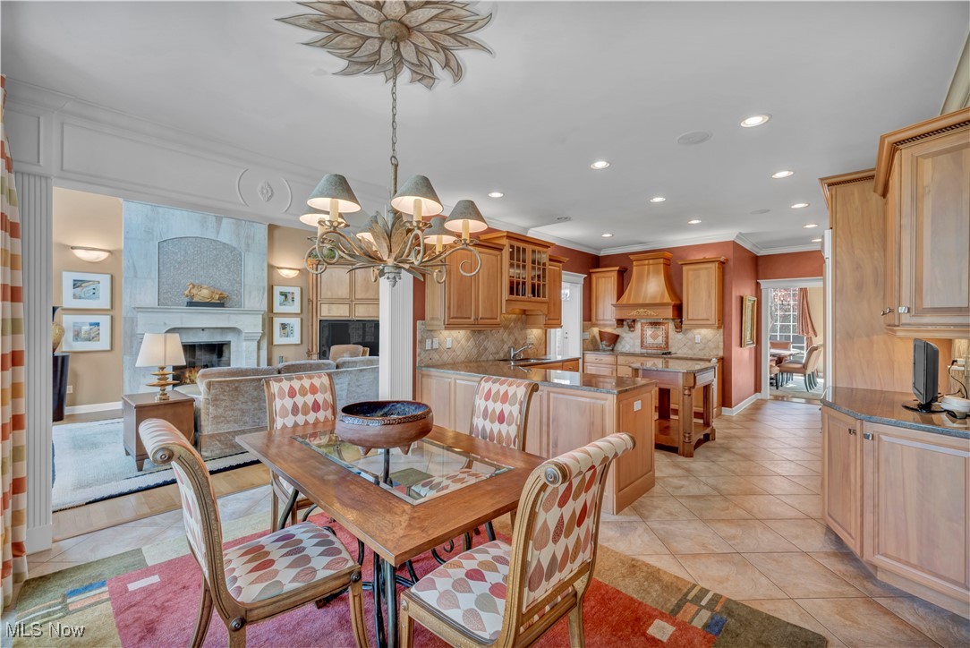 280 W Edinburgh Drive