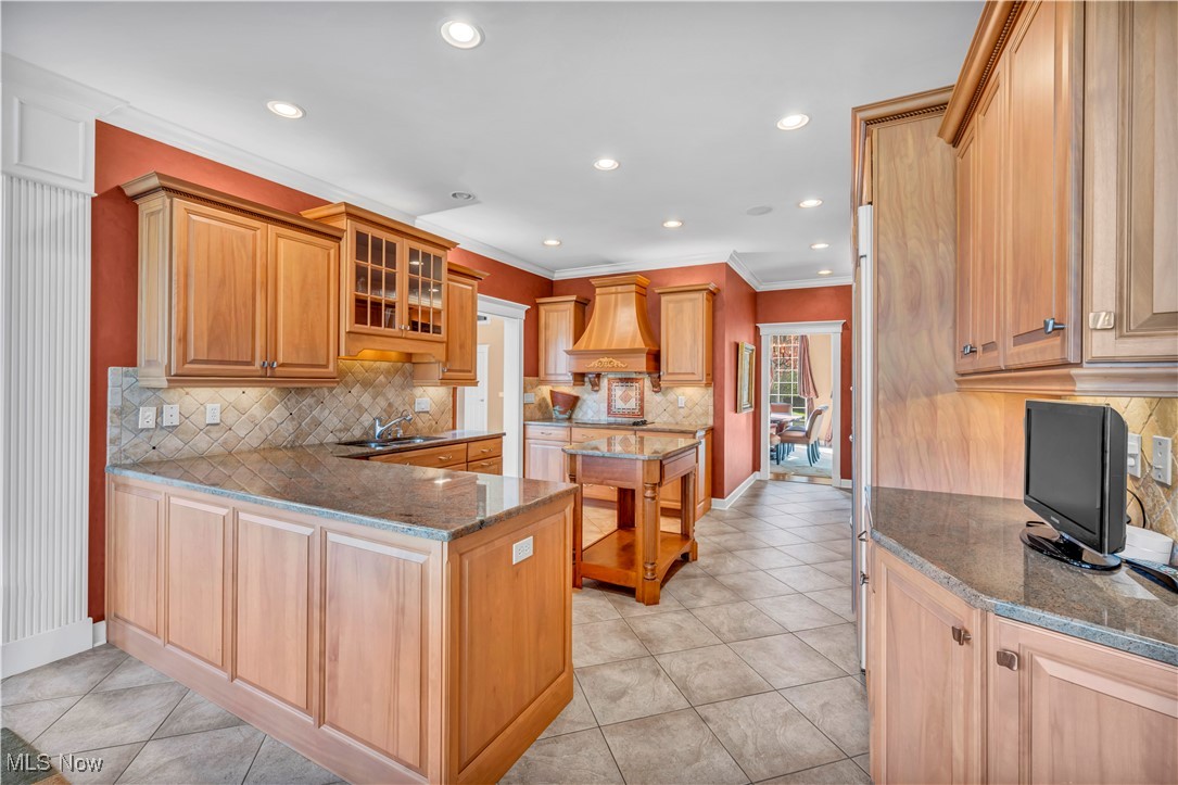280 W Edinburgh Drive