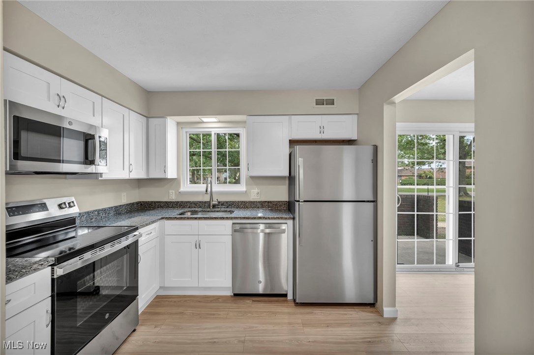 8240 Deepwood Boulevard Bldg. 7/Unit 8