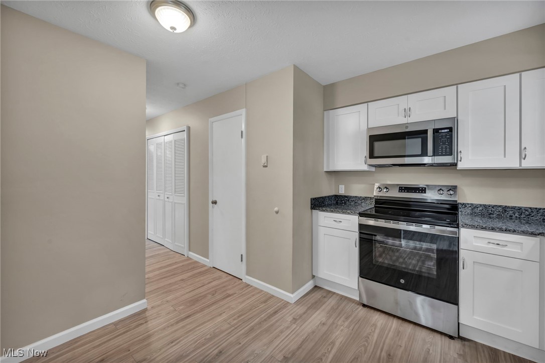 8240 Deepwood Boulevard Bldg. 7/Unit 8