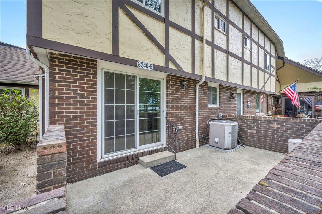 8240 Deepwood Boulevard Bldg. 7/Unit 8