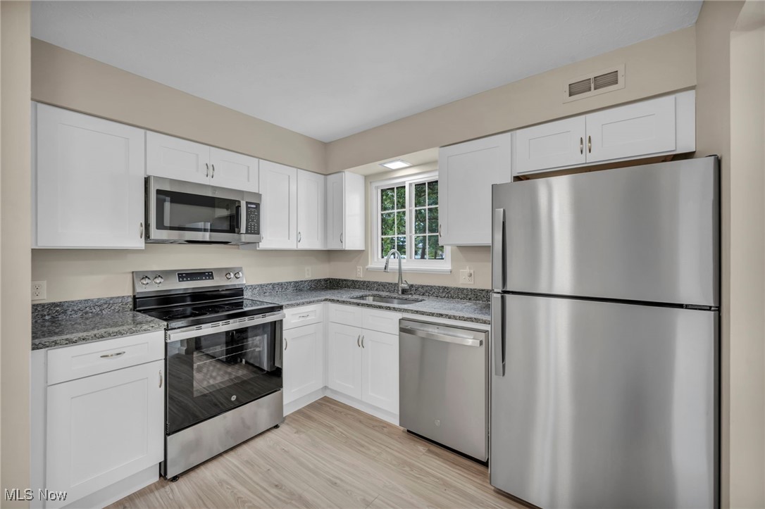 8240 Deepwood Boulevard Bldg. 7/Unit 8