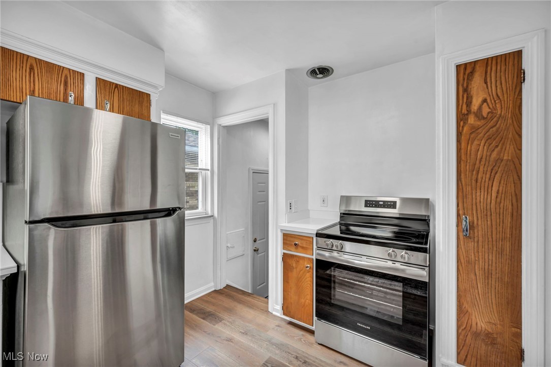 297 E 260th Street